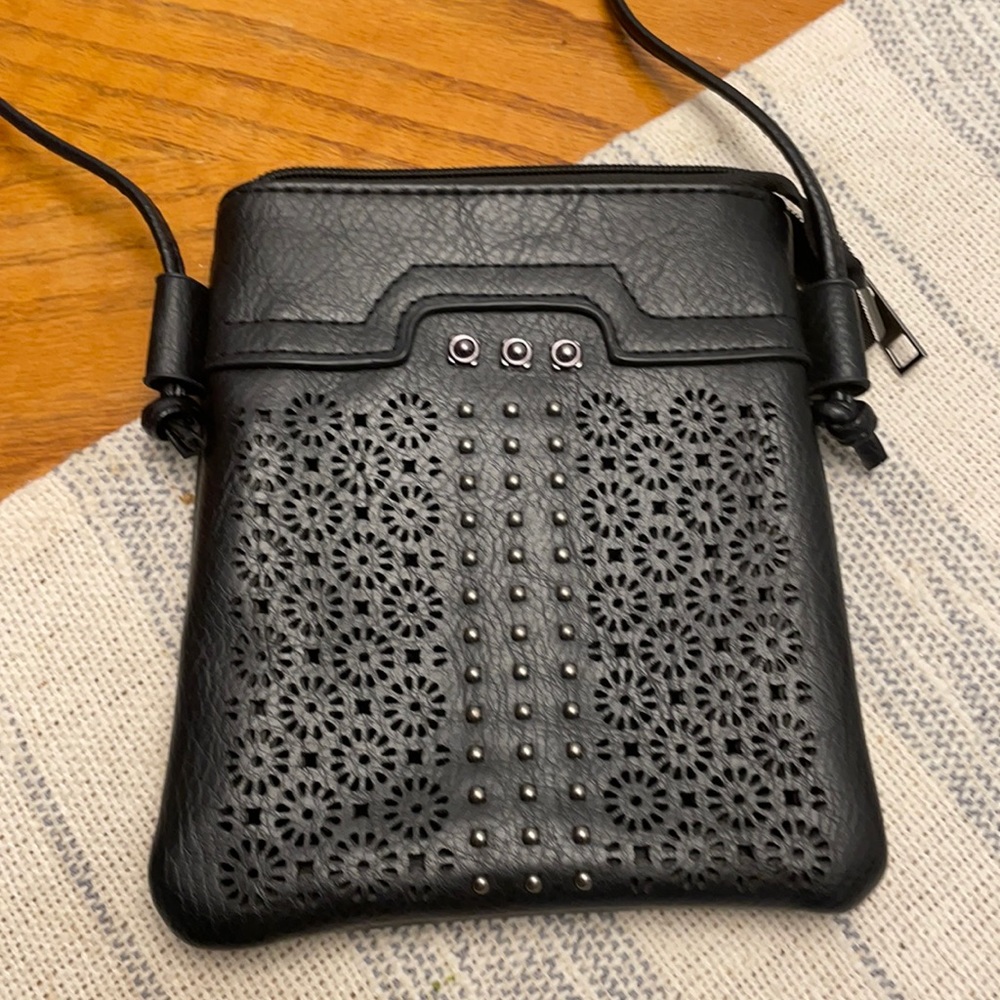 Black crossbody bag purse w some bead like detail biker look 👀